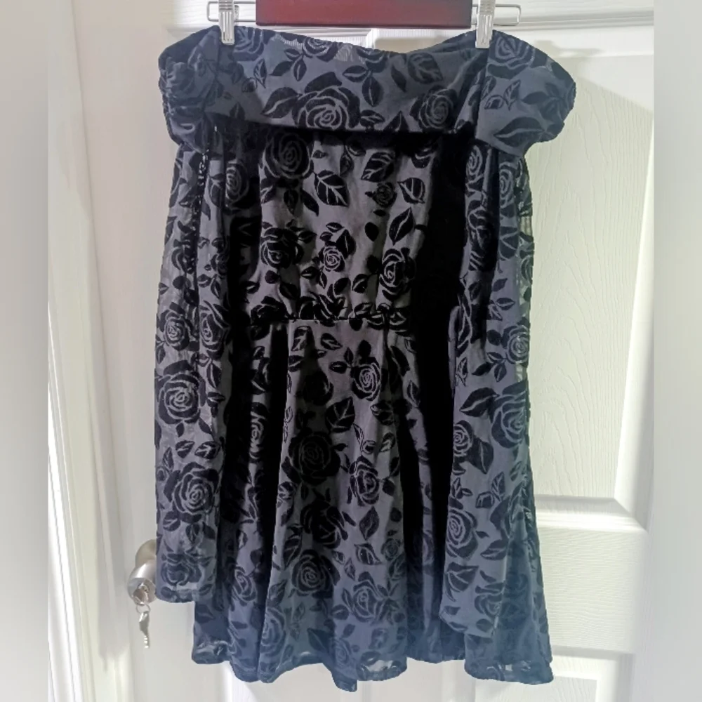 Party Black Off the Shoulder Patterned Dress - Picture 6 of 6